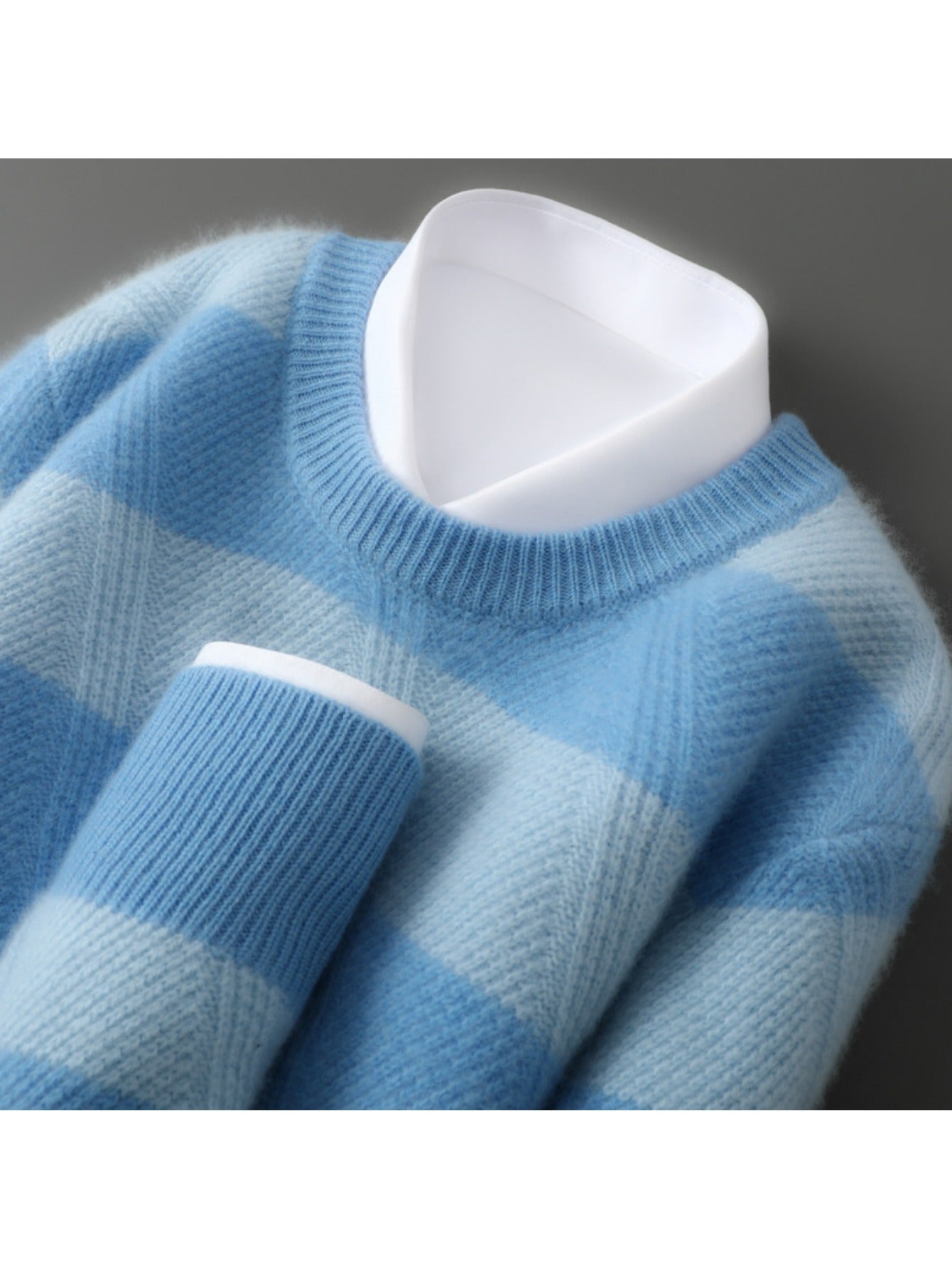 New Autumn And Winter Color-Blocked Thick Round-Neck Pullover Sweater for Men, Featuring a Relaxed Fit And Knitted Design