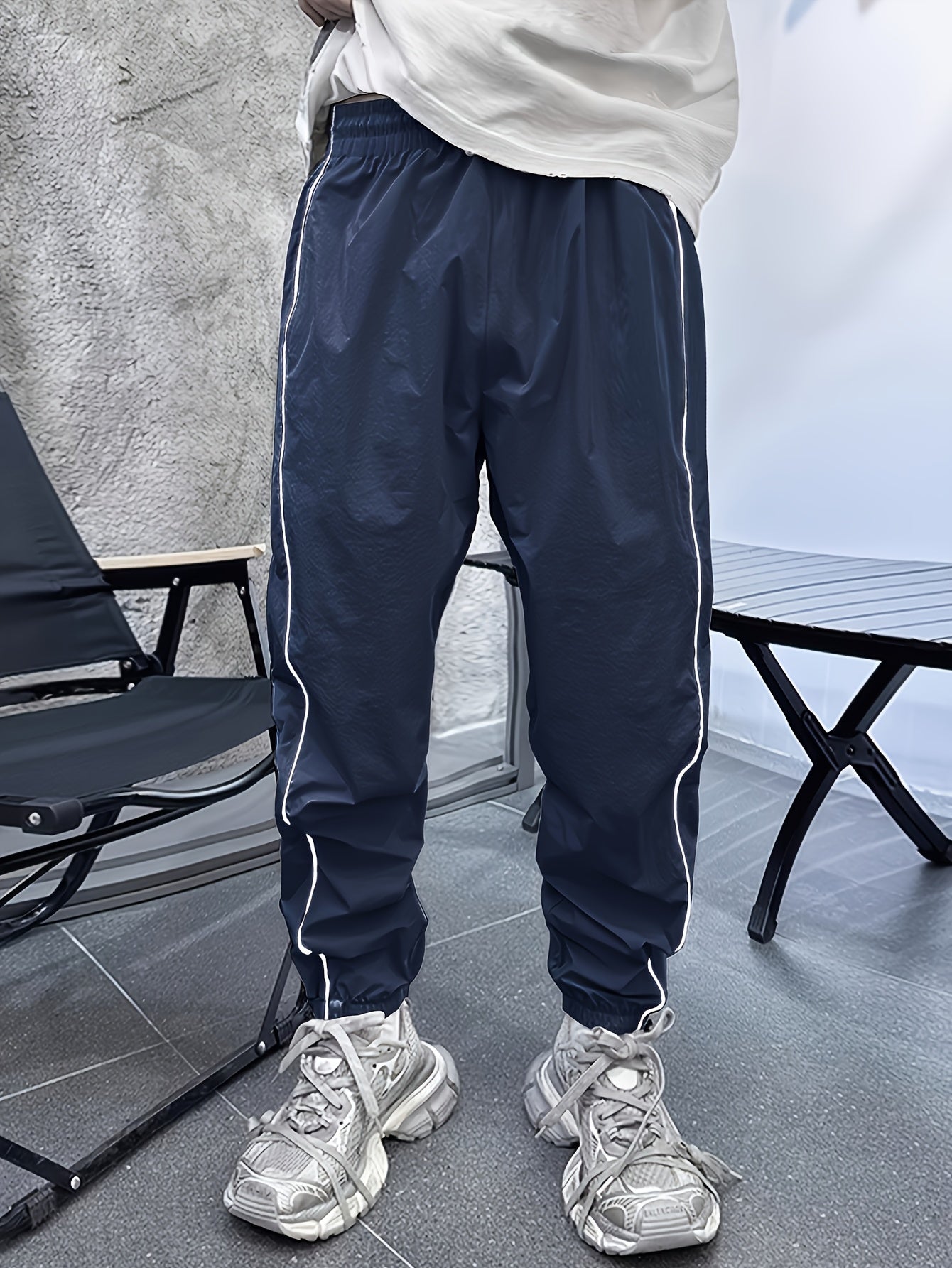 Men's Fashion Casual Drawstring Pants with Side Stripes, Breathable Comfort Long Trousers for Outdoor Activities and Sports Style