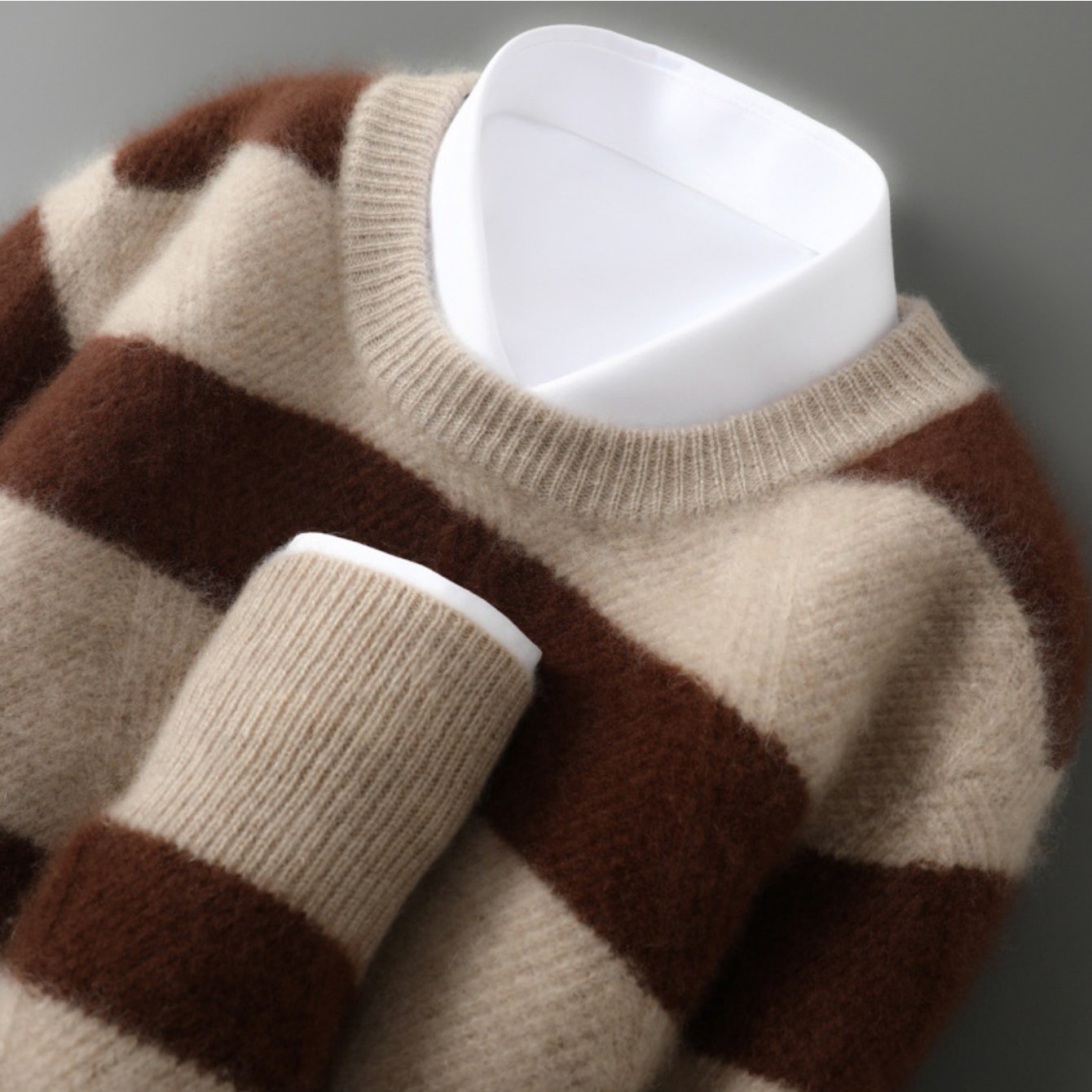 New Autumn And Winter Color-Blocked Thick Round-Neck Pullover Sweater for Men, Featuring a Relaxed Fit And Knitted Design